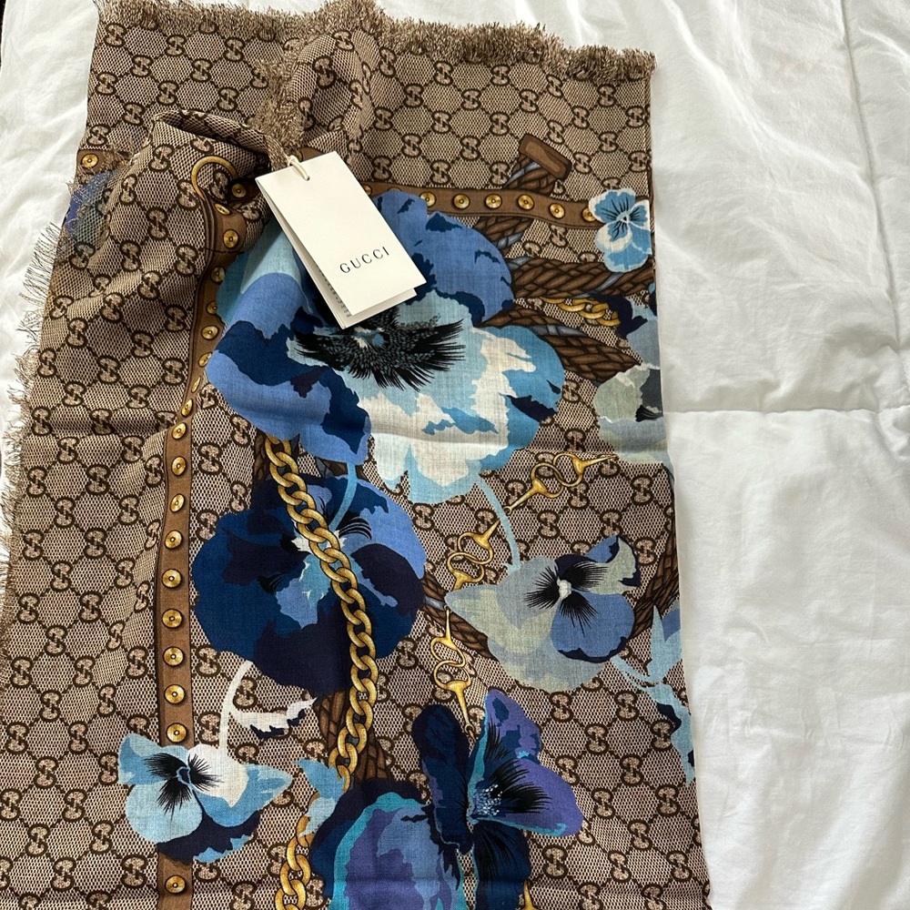 Gucci blue Oshibana Flowers PANSHIE GG gold Chains giant 53"-square wool scarf